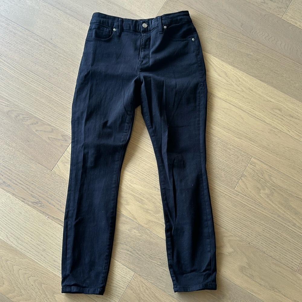 Good American Good Legs Skinny Jeans in Black